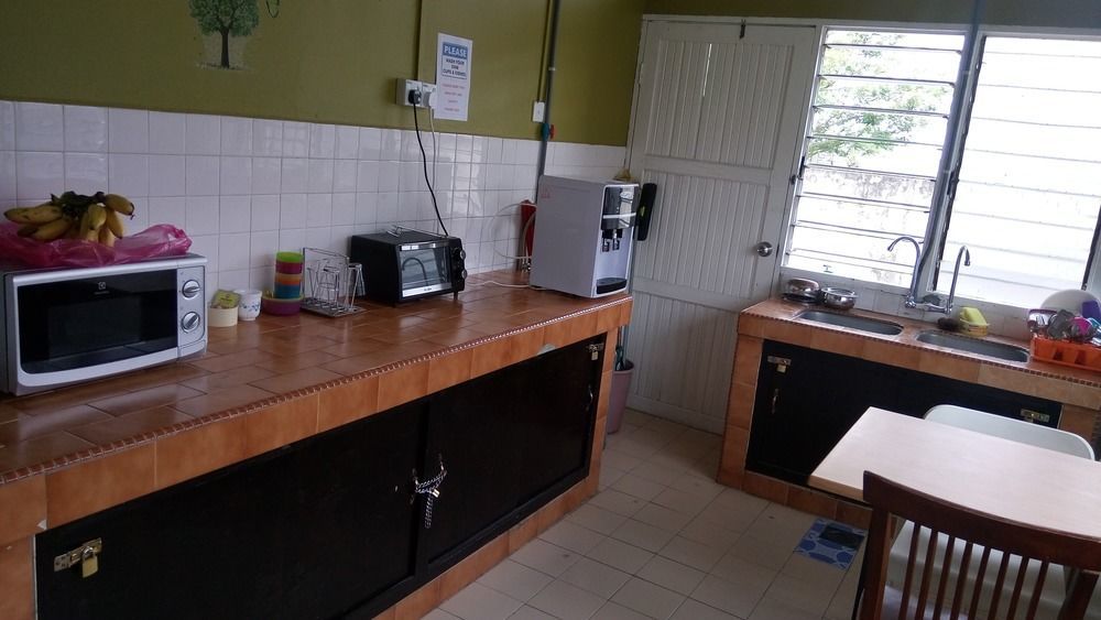 Kemaman Lodge & Cafe Chukai Extérieur photo